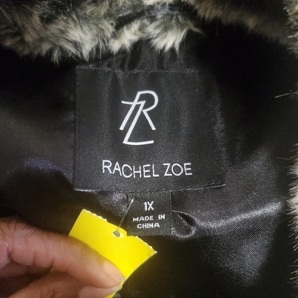 Rachel Zoe Women’s Plus Size 1X Faux Fur Vest Pockets Gray Stripe - Picture 4 of 6